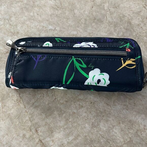 LUG Zip Around Wallet NWOT - Picture 3 of 8